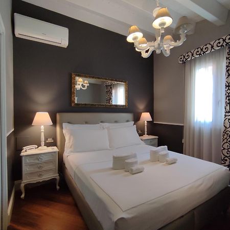 לינה וארוחת בוקר פלרמו Dimora Bellini - Residenza D'Epoca מראה חיצוני תמונה